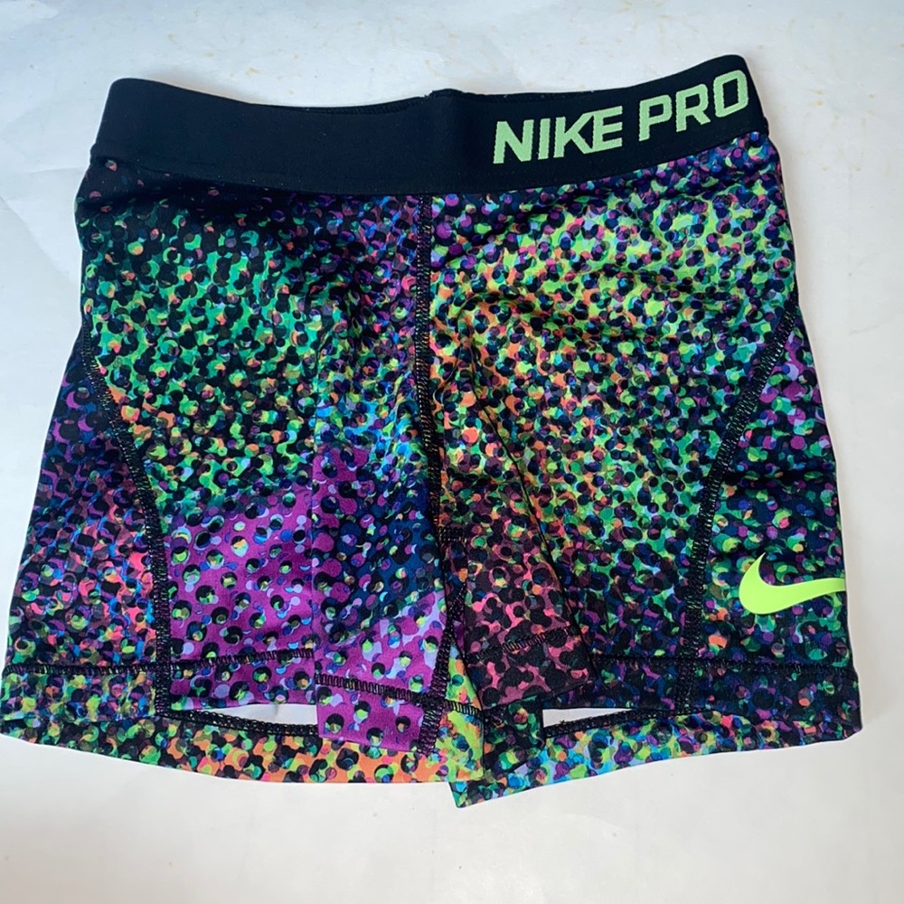 girls nike pro, multi colored size medium